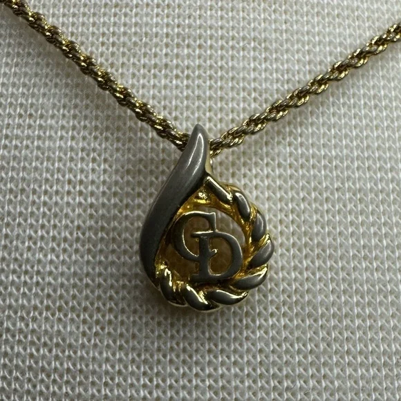Christian Dior CD-Logo Design Pendant Necklace Golden - Picture 1 of 4